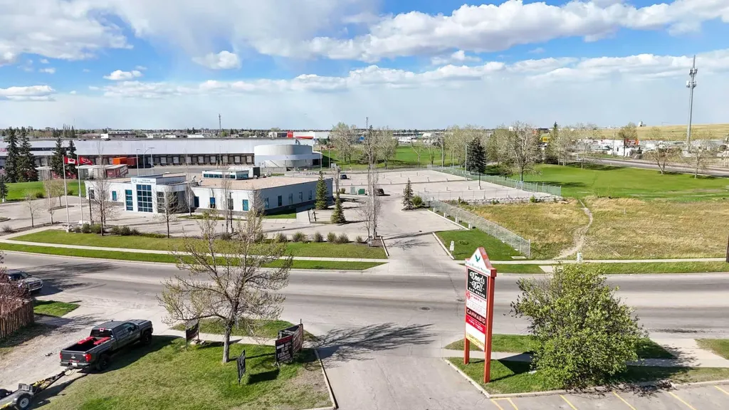 27 Erin Grove Court SE Calgary AB T2B3A8