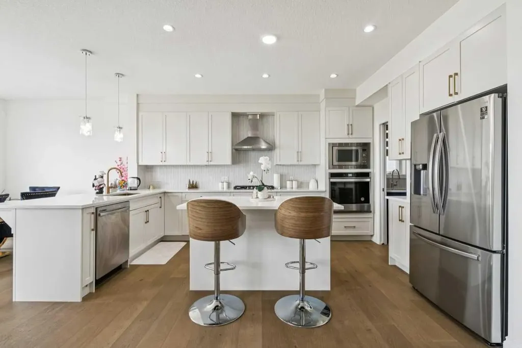 375 Corner Meadows Avenue NE Calgary AB T3N1X7