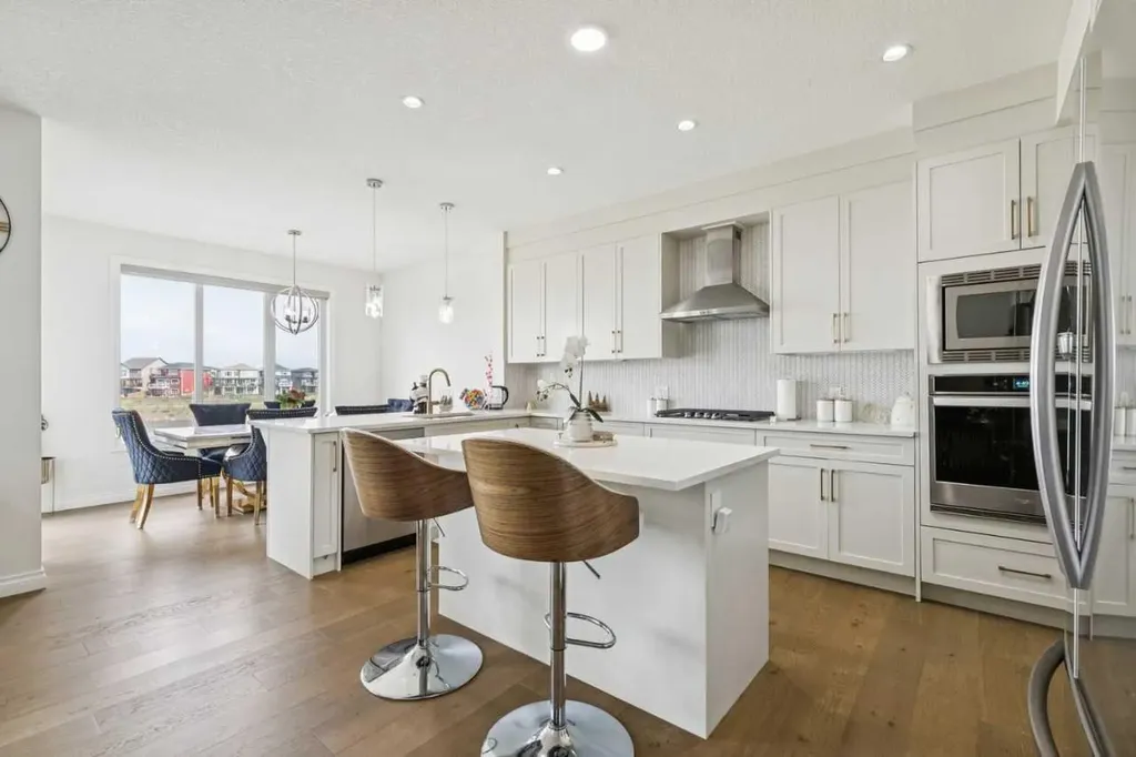 375 Corner Meadows Avenue NE Calgary AB T3N1X7