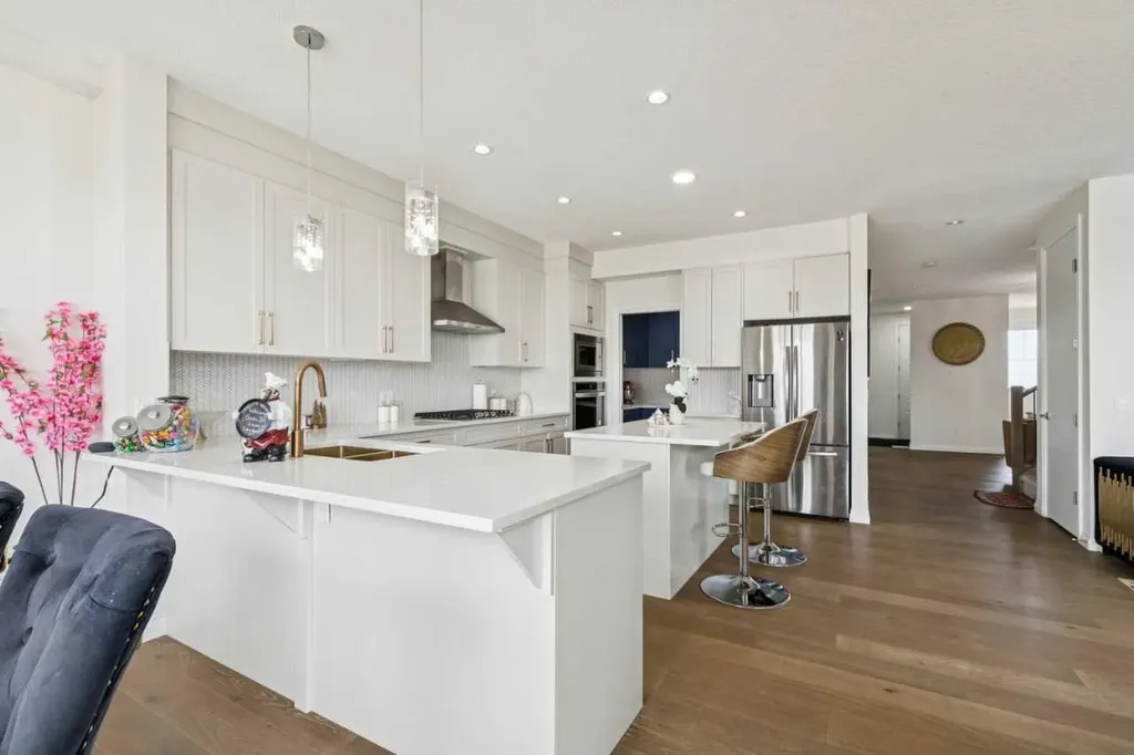 375 Corner Meadows Avenue NE Calgary AB T3N1X7