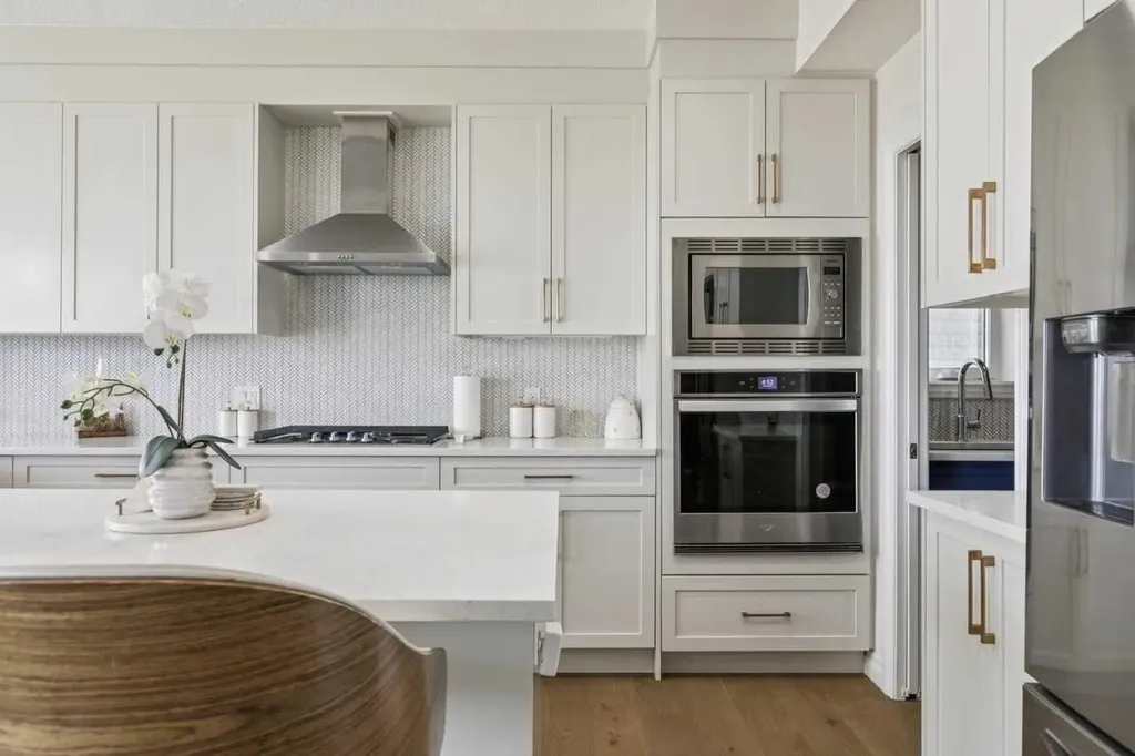 375 Corner Meadows Avenue NE Calgary AB T3N1X7