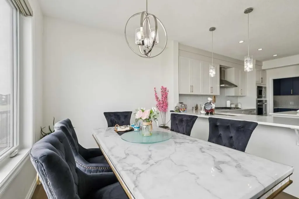 375 Corner Meadows Avenue NE Calgary AB T3N1X7