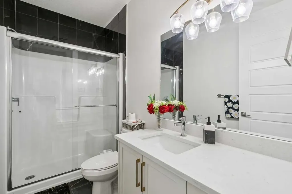 375 Corner Meadows Avenue NE Calgary AB T3N1X7