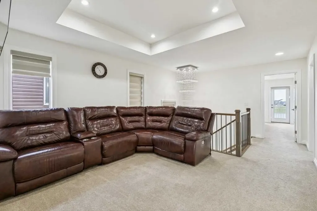 375 Corner Meadows Avenue NE Calgary AB T3N1X7