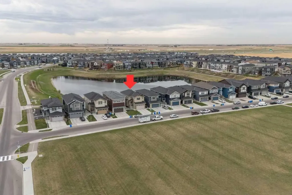 375 Corner Meadows Avenue NE Calgary AB T3N1X7