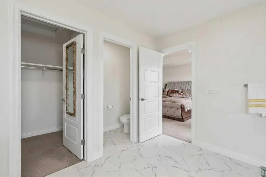 375 Corner Meadows Avenue NE Calgary AB T3N1X7
