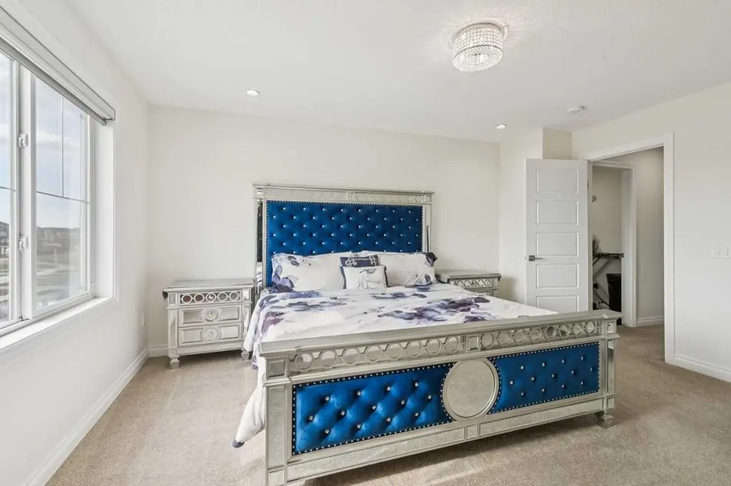 375 Corner Meadows Avenue NE Calgary AB T3N1X7
