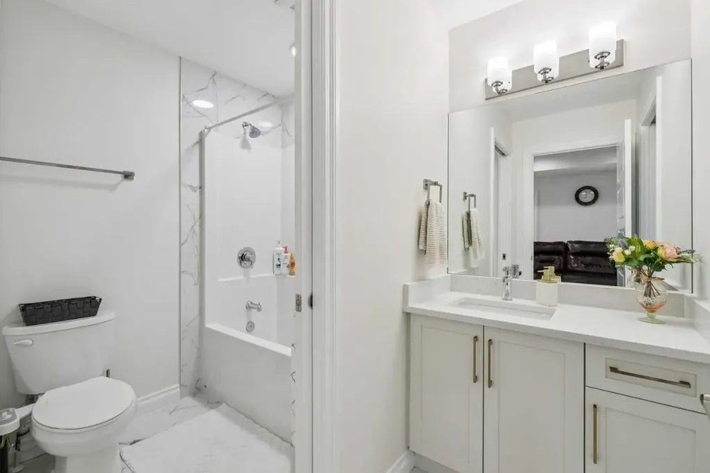 375 Corner Meadows Avenue NE Calgary AB T3N1X7