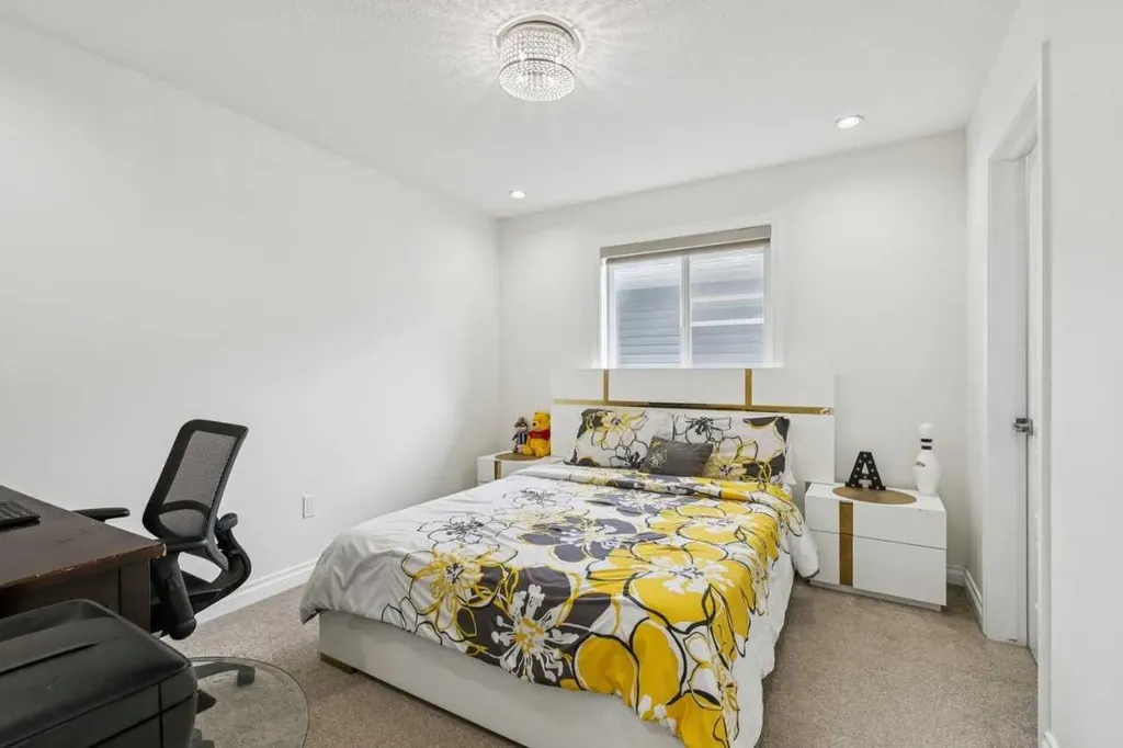 375 Corner Meadows Avenue NE Calgary AB T3N1X7