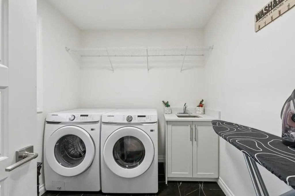 375 Corner Meadows Avenue NE Calgary AB T3N1X7