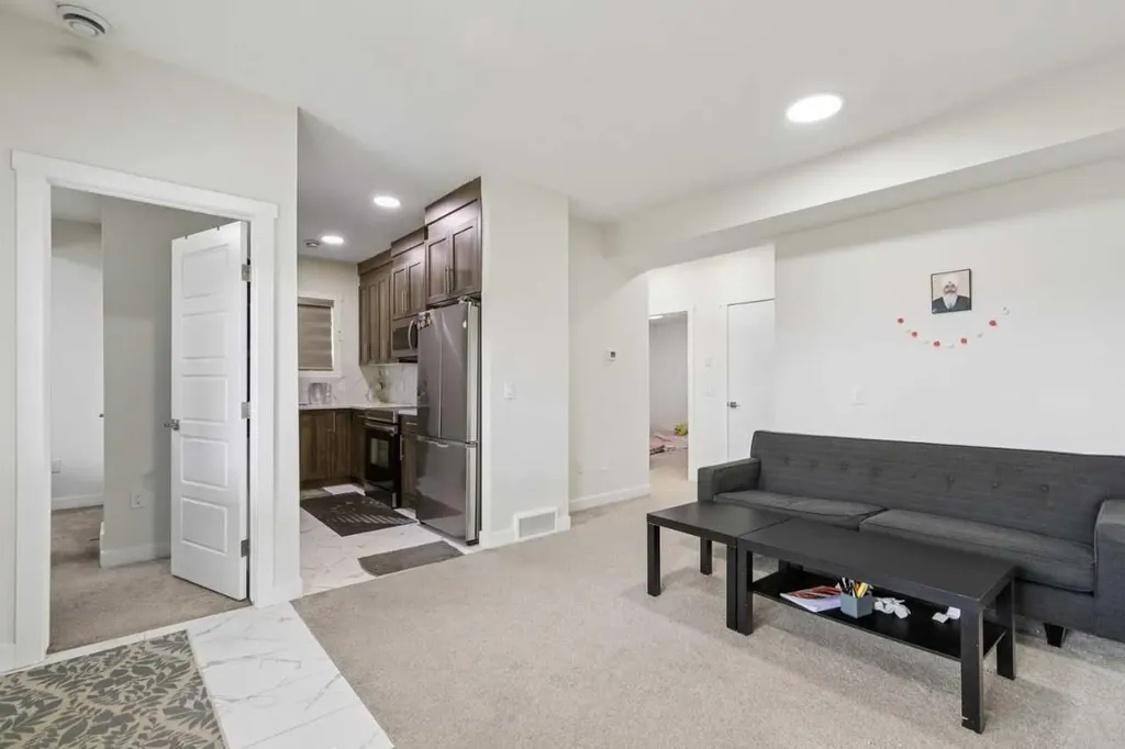 375 Corner Meadows Avenue NE Calgary AB T3N1X7