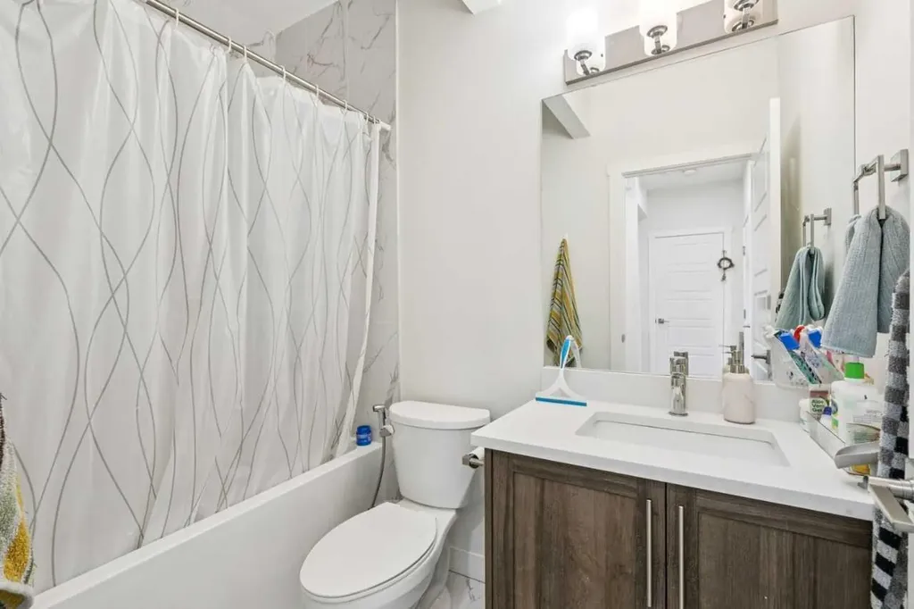375 Corner Meadows Avenue NE Calgary AB T3N1X7