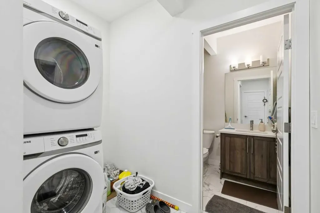 375 Corner Meadows Avenue NE Calgary AB T3N1X7