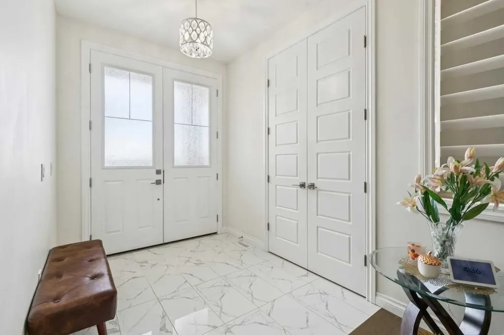 375 Corner Meadows Avenue NE Calgary AB T3N1X7