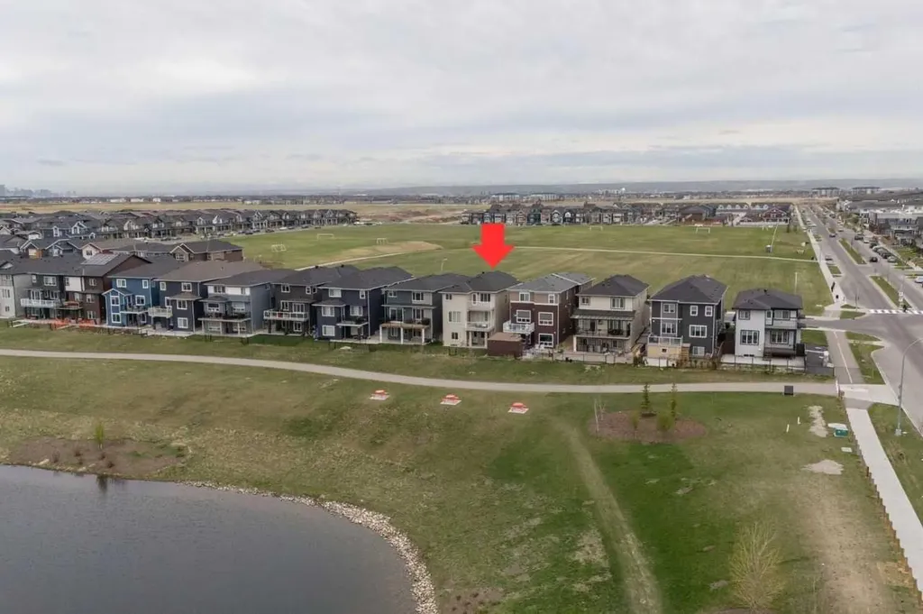 375 Corner Meadows Avenue NE Calgary AB T3N1X7