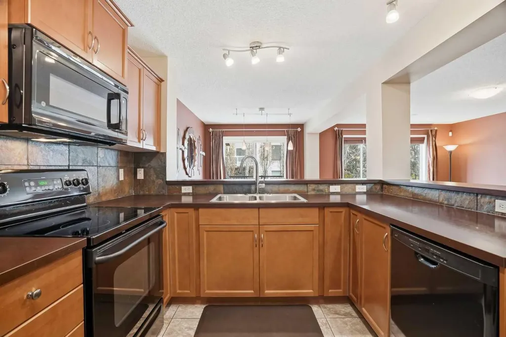 56 Everglen Way SW Calgary AB T2Y 5G3
