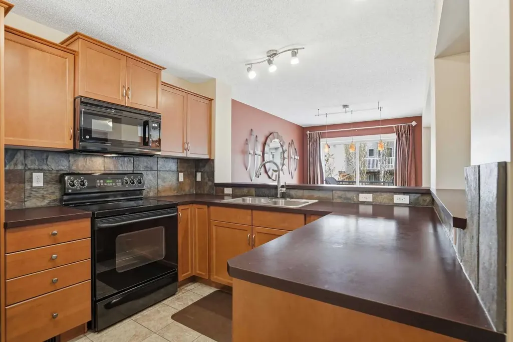 56 Everglen Way SW Calgary AB T2Y 5G3