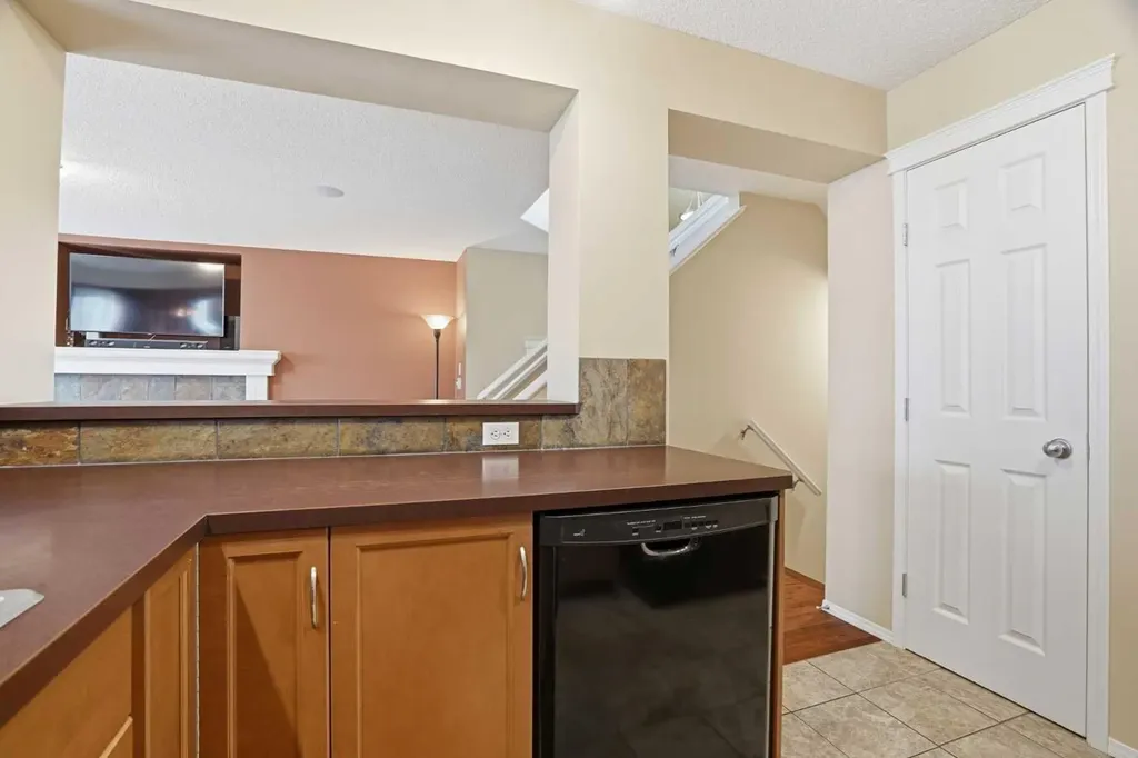 56 Everglen Way SW Calgary AB T2Y 5G3