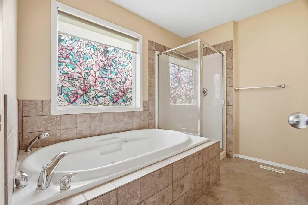 56 Everglen Way SW Calgary AB T2Y 5G3