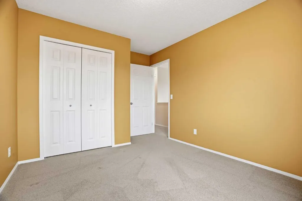 56 Everglen Way SW Calgary AB T2Y 5G3