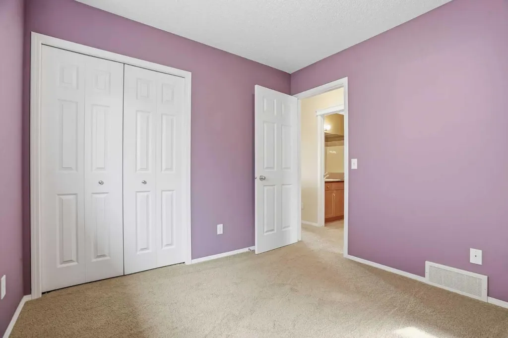 56 Everglen Way SW Calgary AB T2Y 5G3