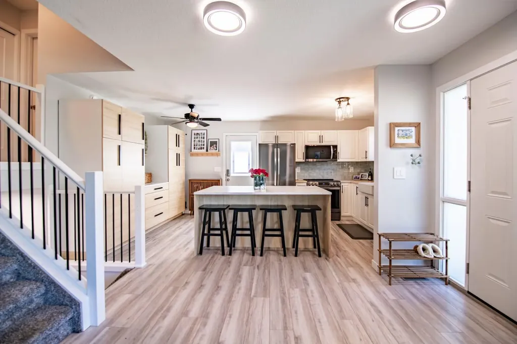 105 Erickson Drive Red Deer AB T4R 1X9
