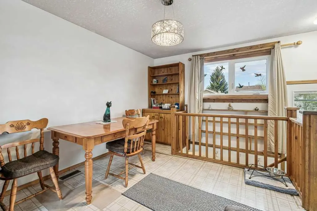 840 Pinecliff Drive NE Calgary AB T1Y 3W7