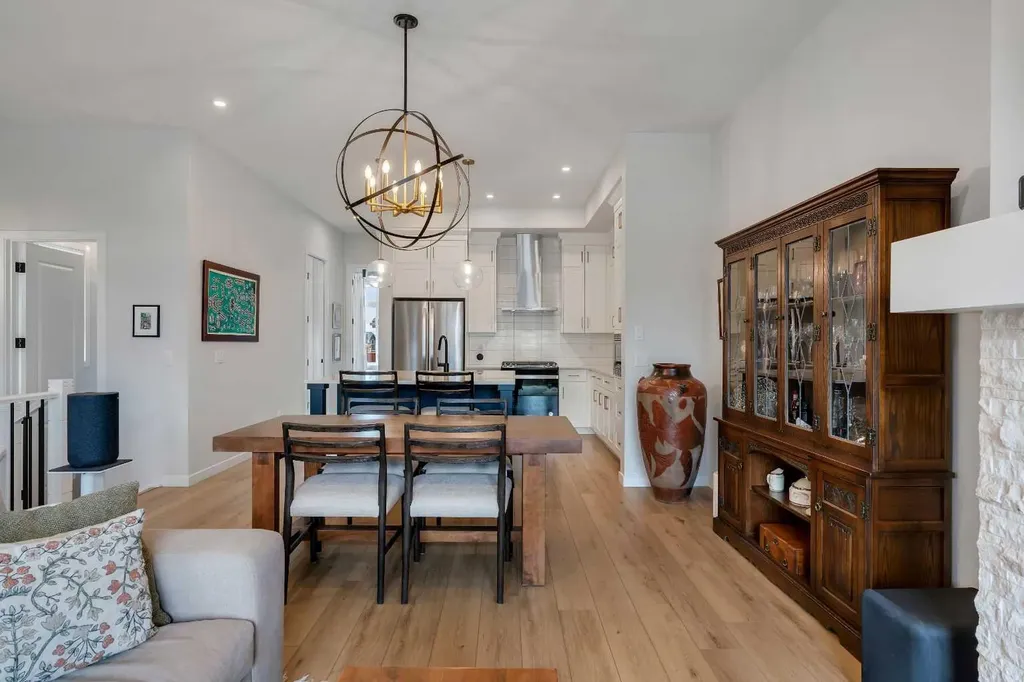 541 Marine Drive SE Calgary AB T3M 2Z6