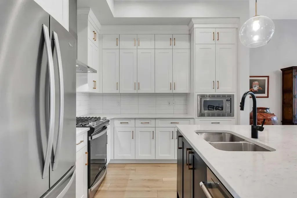 541 Marine Drive SE Calgary AB T3M 2Z6