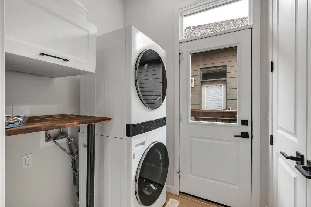 541 Marine Drive SE Calgary AB T3M 2Z6