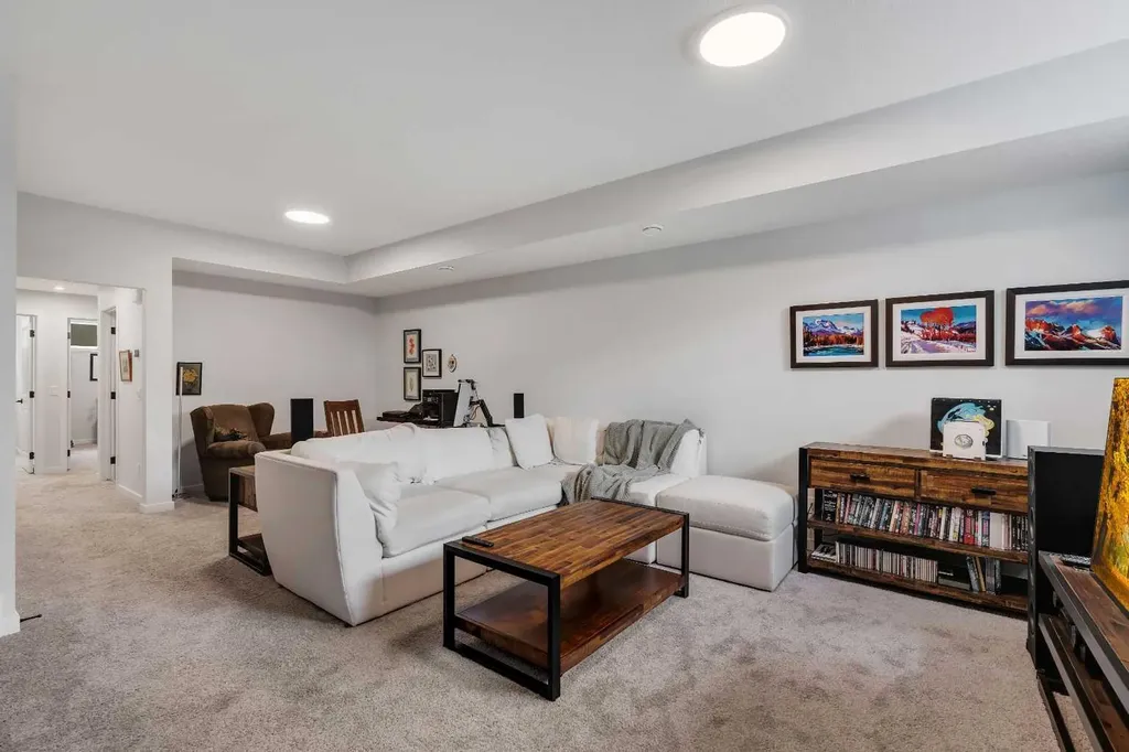 541 Marine Drive SE Calgary AB T3M 2Z6
