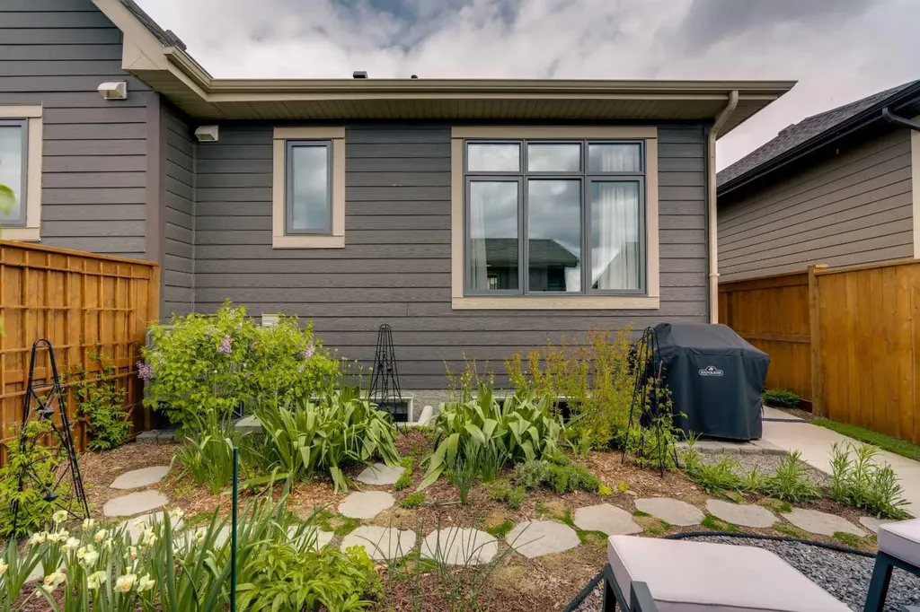 541 Marine Drive SE Calgary AB T3M 2Z6