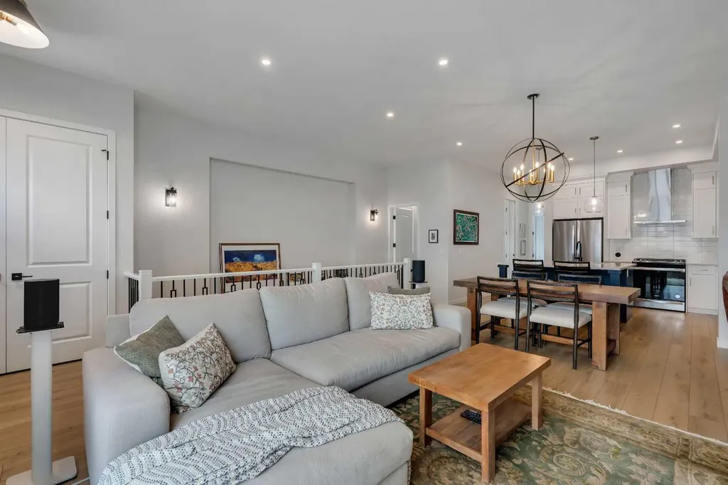541 Marine Drive SE Calgary AB T3M 2Z6