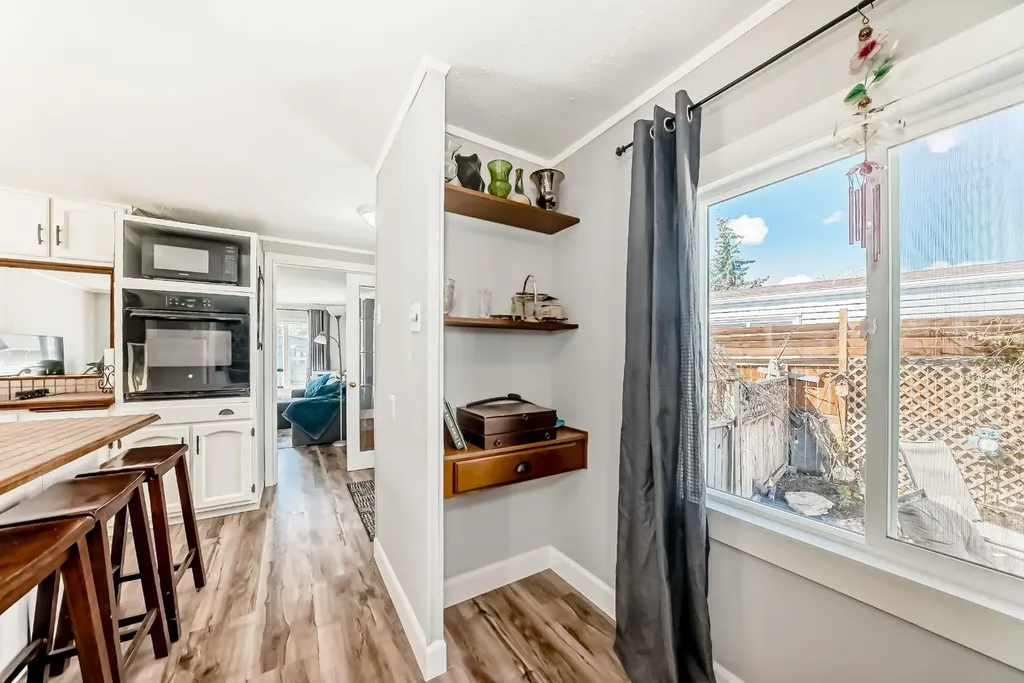 124 Big Springs Drive SE Airdrie AB T4A 1J9