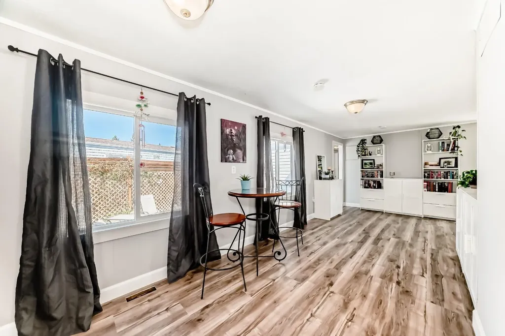 124 Big Springs Drive SE Airdrie AB T4A 1J9