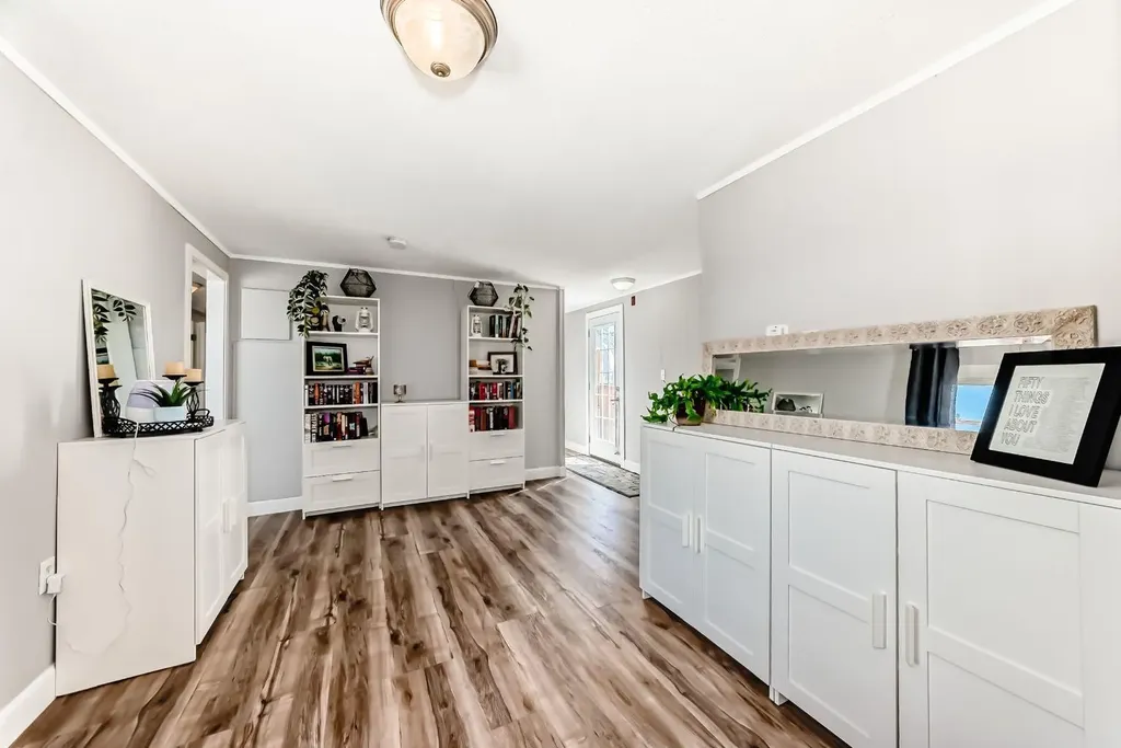 124 Big Springs Drive SE Airdrie AB T4A 1J9