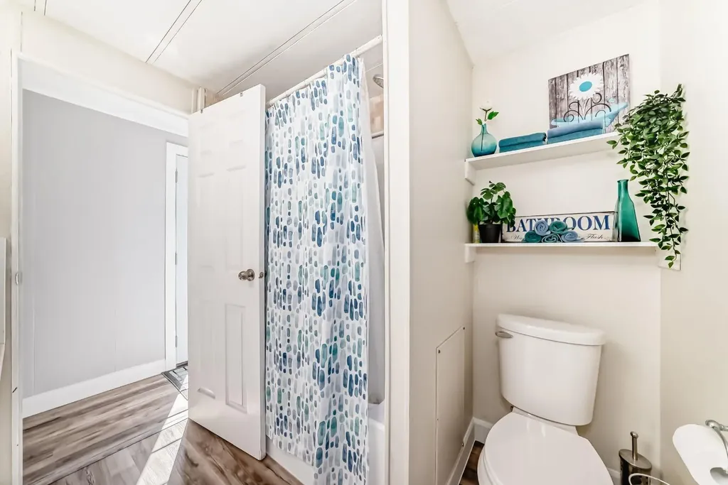 124 Big Springs Drive SE Airdrie AB T4A 1J9