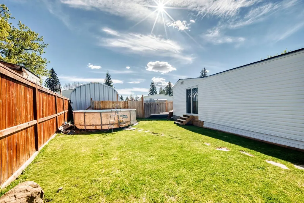 124 Big Springs Drive SE Airdrie AB T4A 1J9
