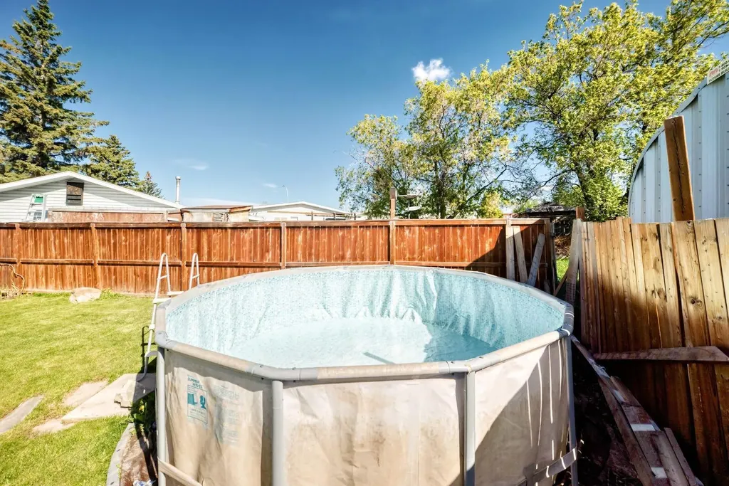 124 Big Springs Drive SE Airdrie AB T4A 1J9