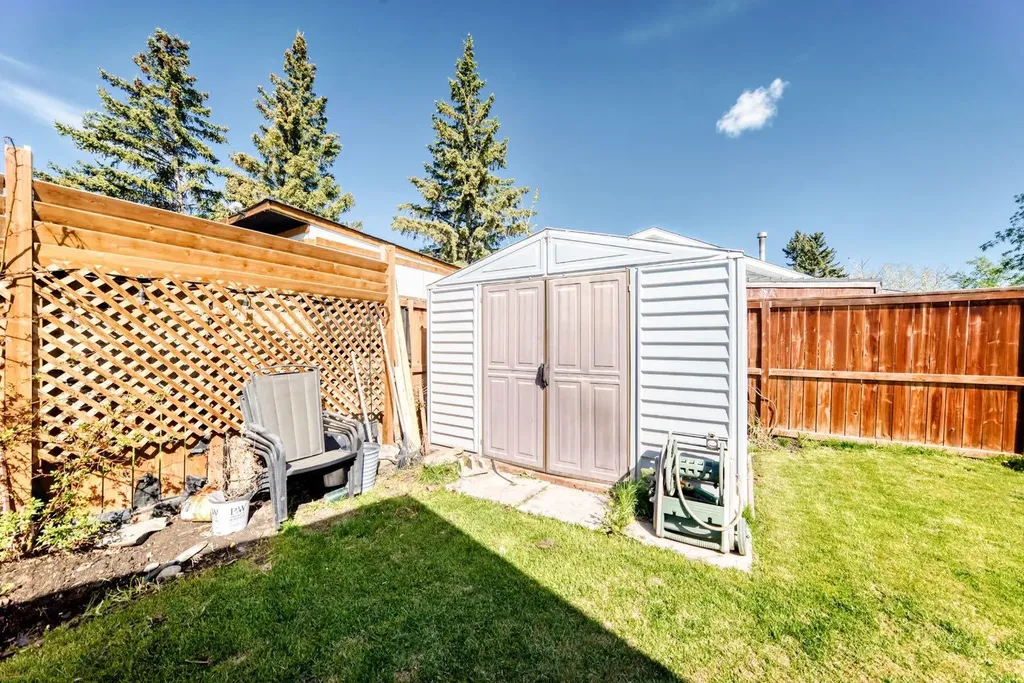 124 Big Springs Drive SE Airdrie AB T4A 1J9