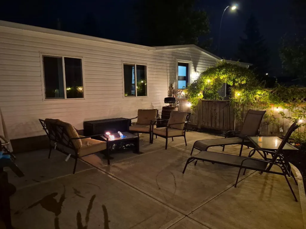 124 Big Springs Drive SE Airdrie AB T4A 1J9