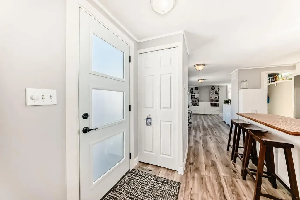 124 Big Springs Drive SE Airdrie AB T4A 1J9