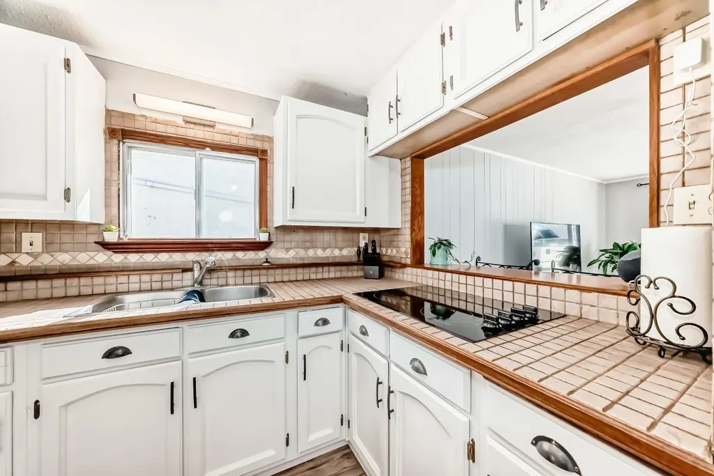 124 Big Springs Drive SE Airdrie AB T4A 1J9
