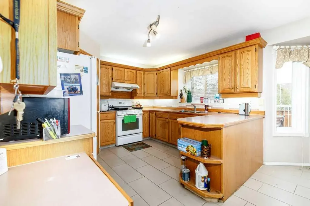 92 Anquetel Street Red Deer AB T4R 2K7