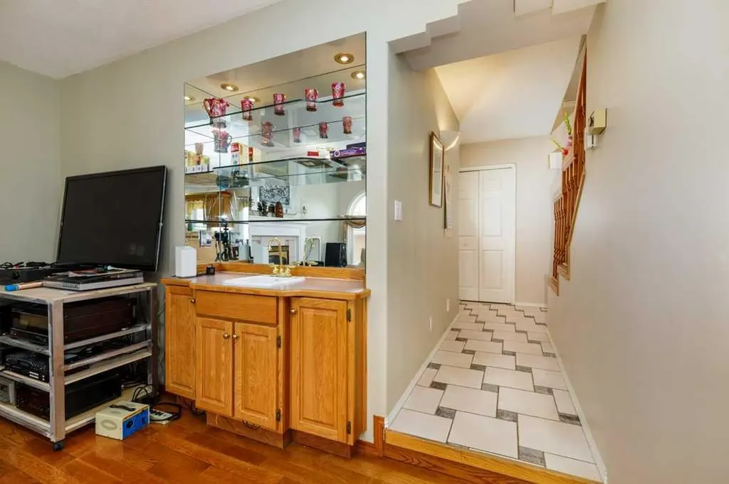 92 Anquetel Street Red Deer AB T4R 2K7