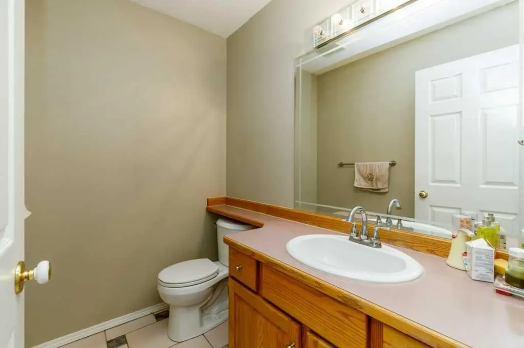 92 Anquetel Street Red Deer AB T4R 2K7