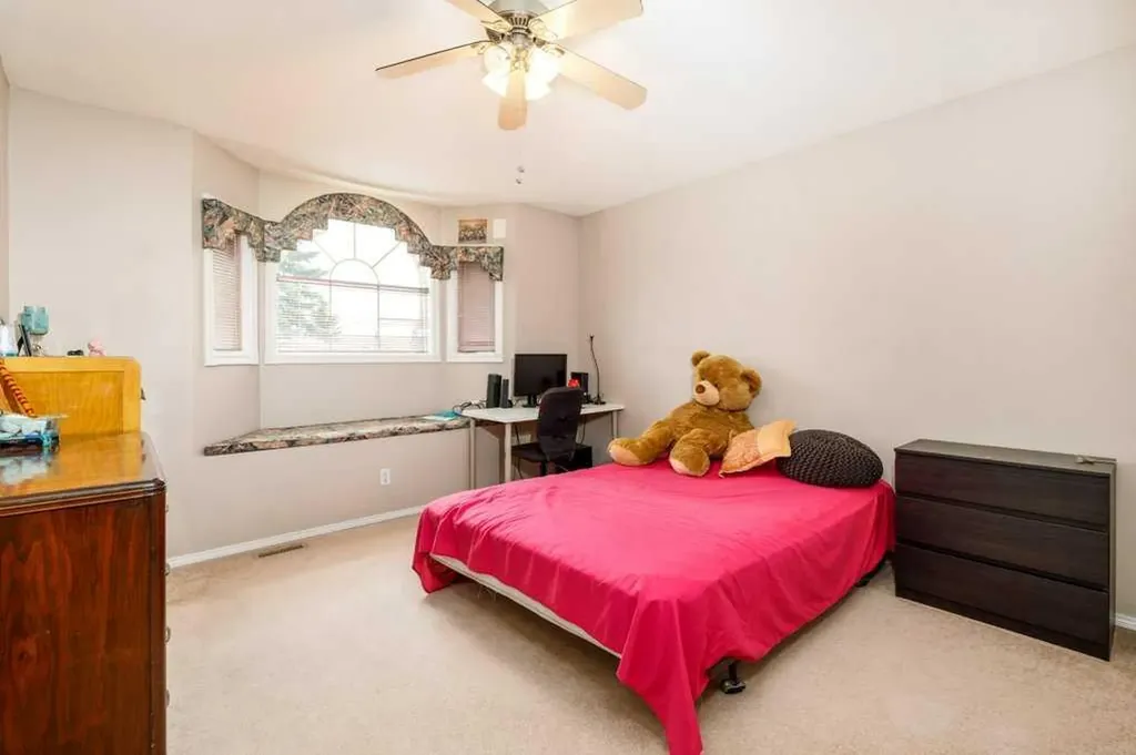 92 Anquetel Street Red Deer AB T4R 2K7