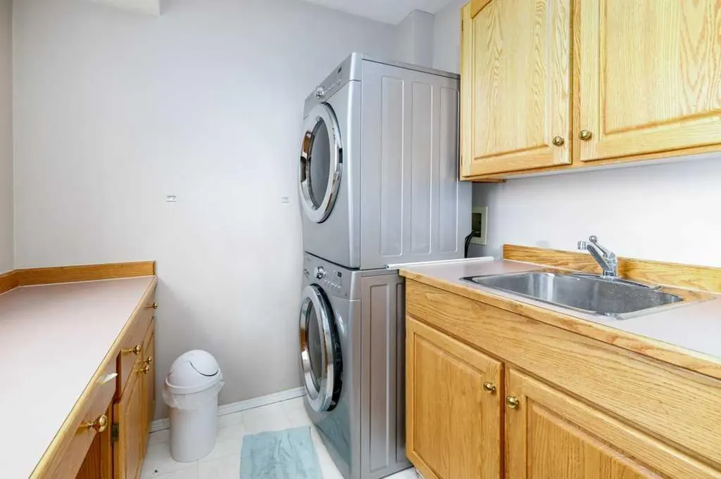 92 Anquetel Street Red Deer AB T4R 2K7