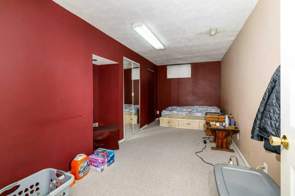 92 Anquetel Street Red Deer AB T4R 2K7