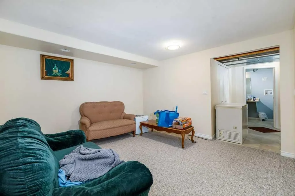 92 Anquetel Street Red Deer AB T4R 2K7